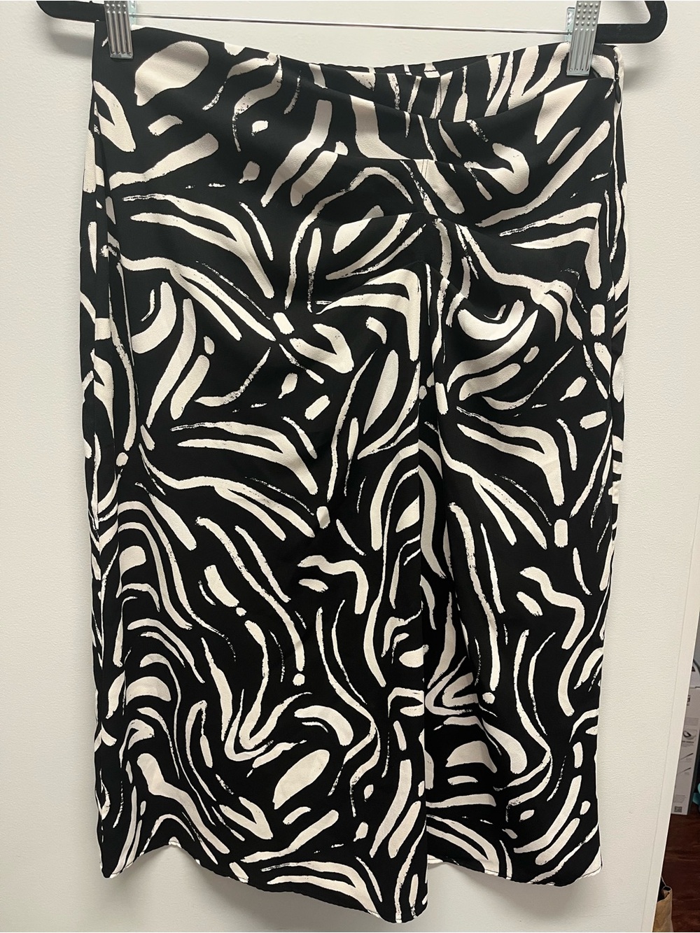 Nine West Black and White Ruched Midi Skirt